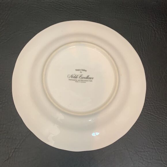 Napa Valley By Noble Excellence Grapes Fruit Leaves Green Red Purple Tan Saucers - Picture 5 of 6